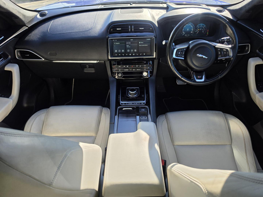 2016 MY17 Jaguar F-PACE X761 First Edition SUV Image 11