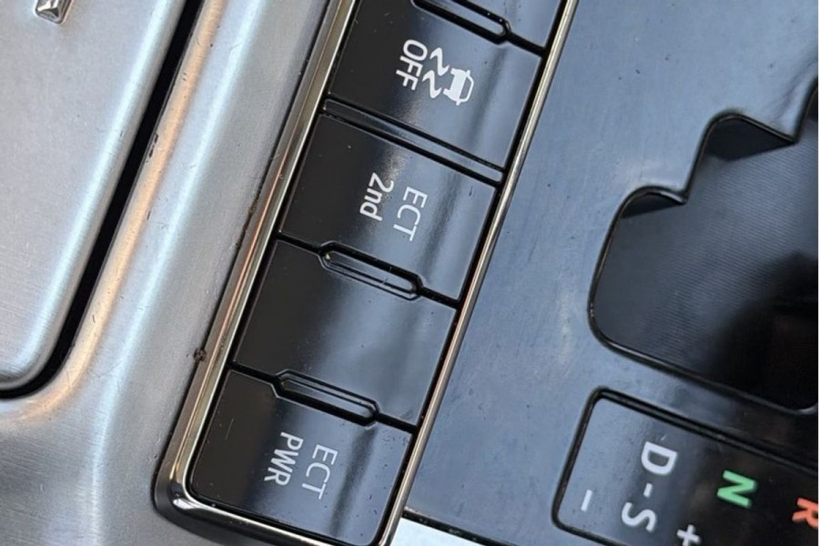 2019 Toyota LandCruiser VDJ200R VX SUV Image 19