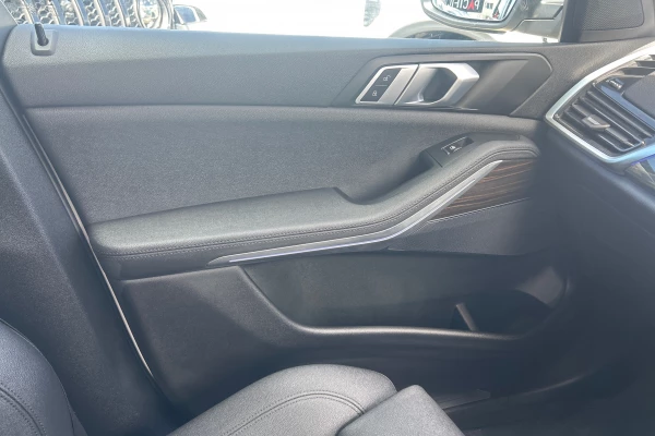 2020 BMW X5 G05 xDrive25d SUV Image 34
