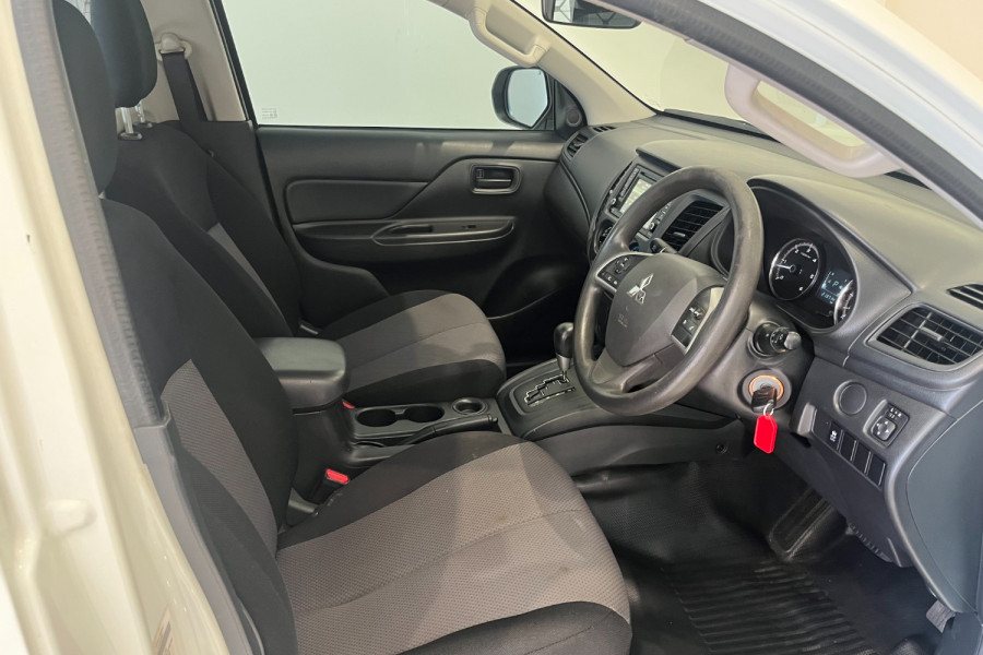 2019 Mitsubishi Triton MR GLX Cab Chassis Image 11