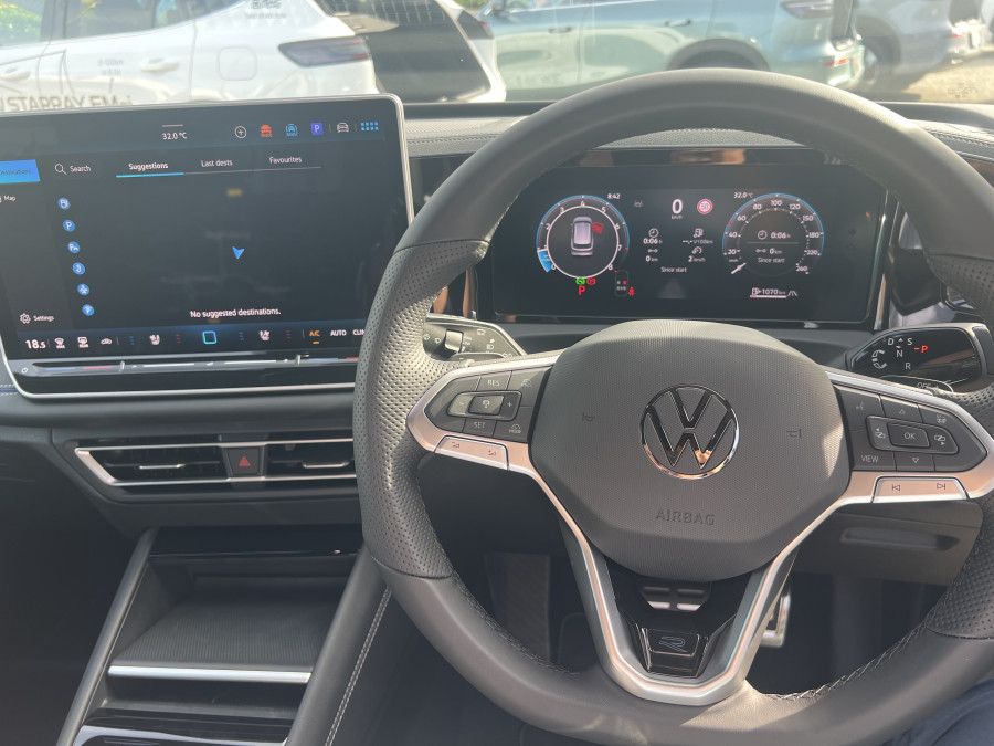 2026 MY25 Volkswagen Tiguan CT 195TSI R-Line SUV Image 9