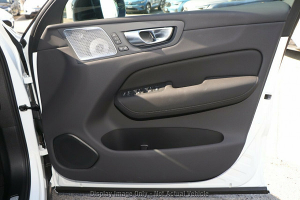 2026 Volvo XC60 UZ Ultra B5 Dark SUV Image 5