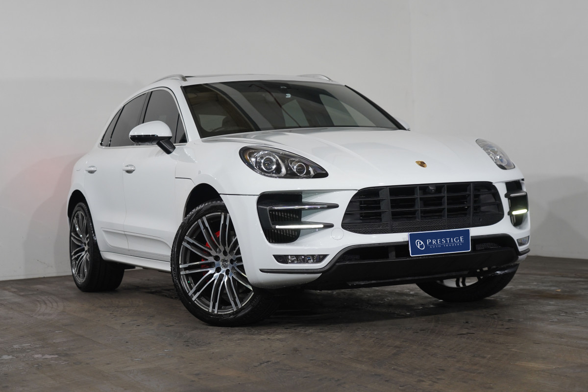 2017 Porsche Macan Turbo SUV