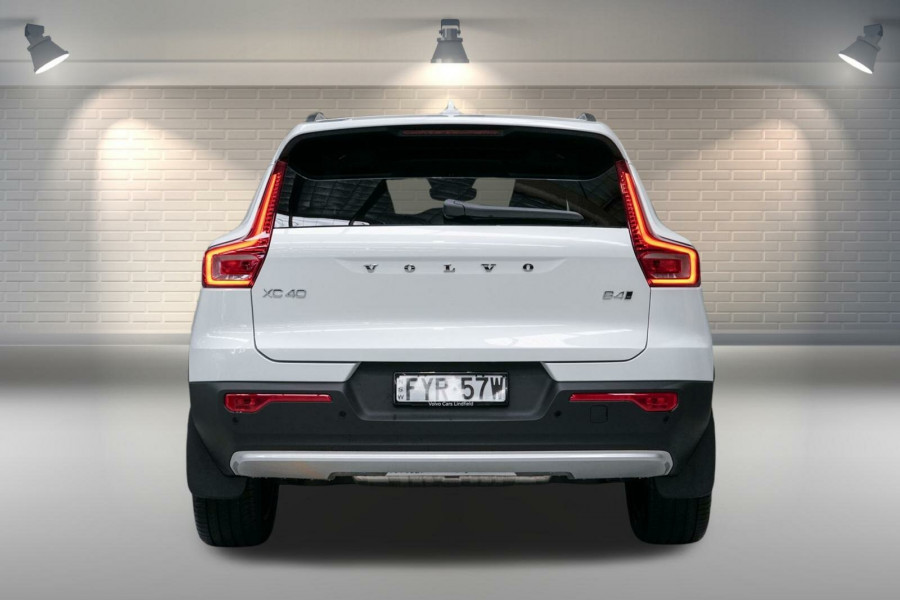 2026 Volvo XC40 XZ Ultra B4 Bright SUV Image 18