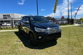 Toyota HiLux SR5 GUN126R