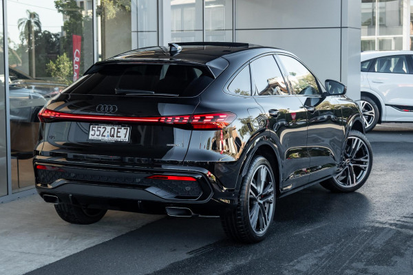 2026 Audi Q5 e-hybrid 270kW SUV image 2