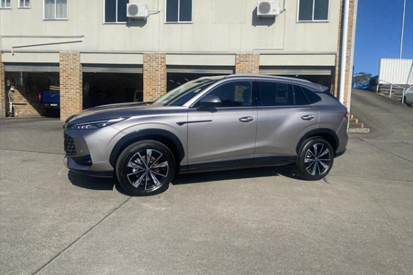 2024 MY24.5 MG HS AS33 Essence SUV