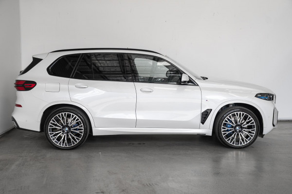 2025 BMW X5 G05 LCI xDrive30d M Sport SUV image 3
