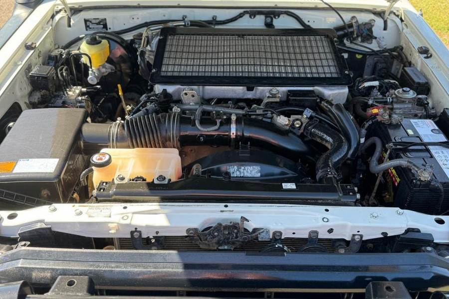 2017 Toyota LandCruiser VDJ76R GXL Cab Chassis Image 9