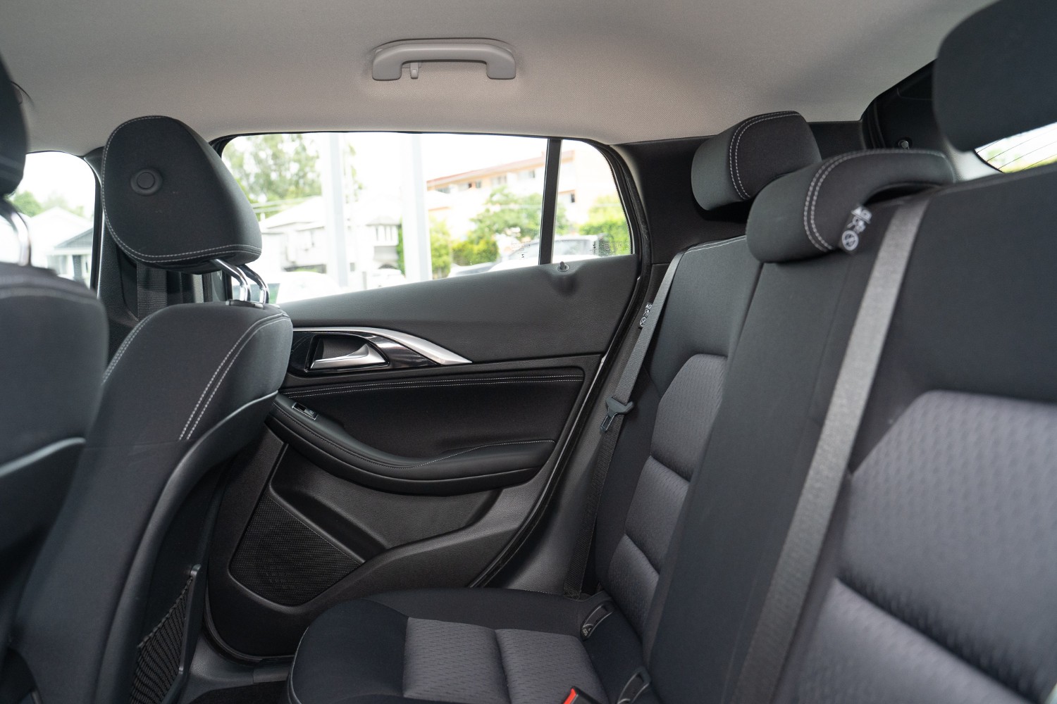 2017 Infiniti Q30 H15 GT SUV Image 12