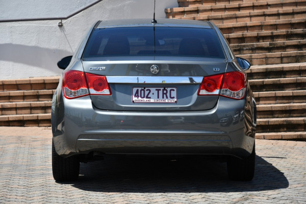 2011 Holden Cruze Vehicle Description. JH  II MY11 CD SEDAN 4DR MAN 5SP 1.8I CD Sedan Image 4