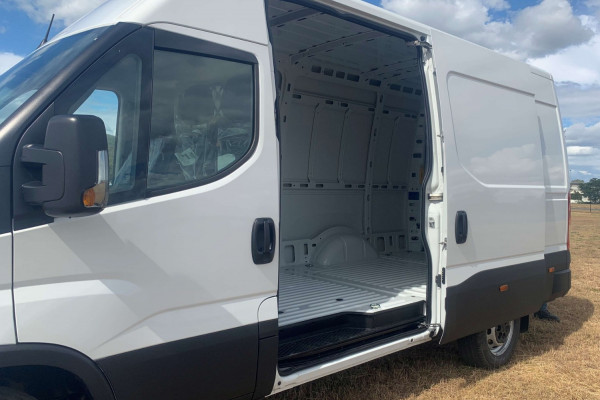 2025 Iveco Daily Van Van Image 10