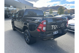 2024 Toyota Hilux Sr5 Td Dc 2.8Dmht Ute