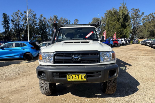 2023 Toyota LandCruiser VDJ76R WorkMate SUV Image 17