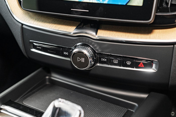 2026 Volvo XC60 UZ Plus B5 Bright SUV Image 14