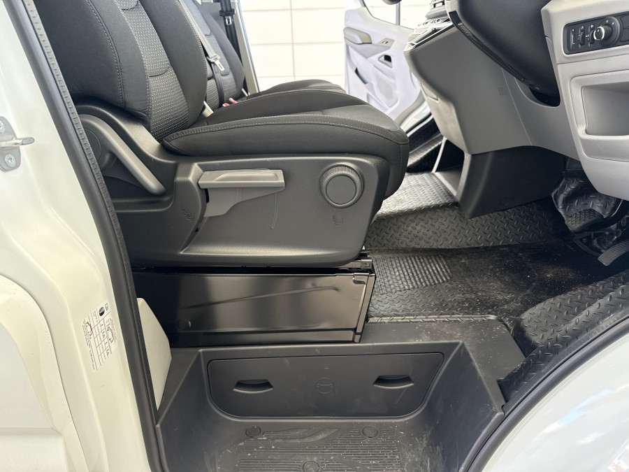 2026 MY24 LDV Deliver 9  Mid Roof LWB Van Image 17