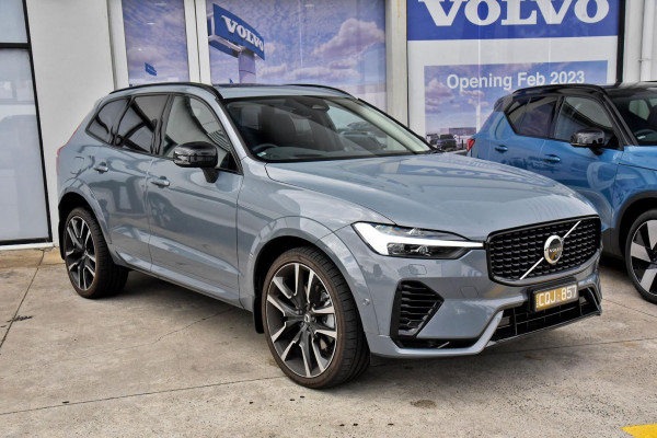 2023 Volvo XC60  Recharge Ultimate T8 Plug-In Hybrid SUV