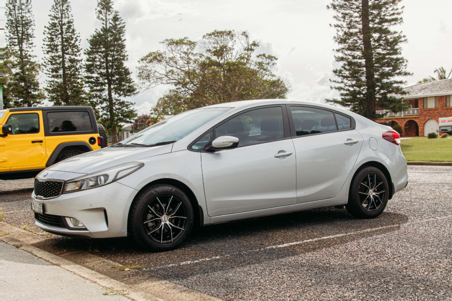 2016 MY17 Kia Cerato YD S Hatch Image 7