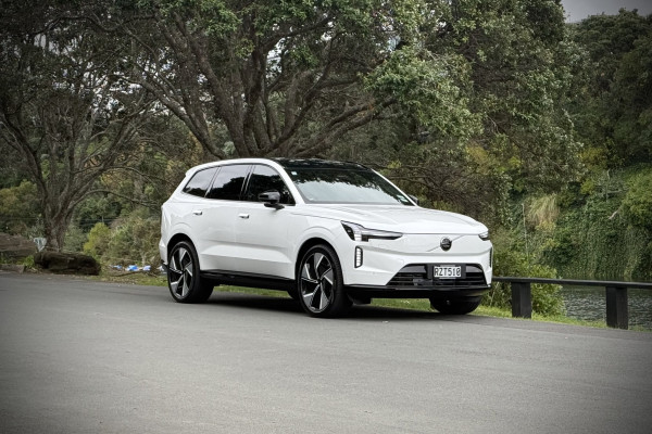 2026 Volvo EX90 No Series Ultra Twin Motor Performance SUV Image 7
