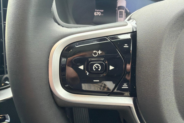 2025 MY26 Volvo XC90 L Series Ultra B5 Dark SUV Image 15