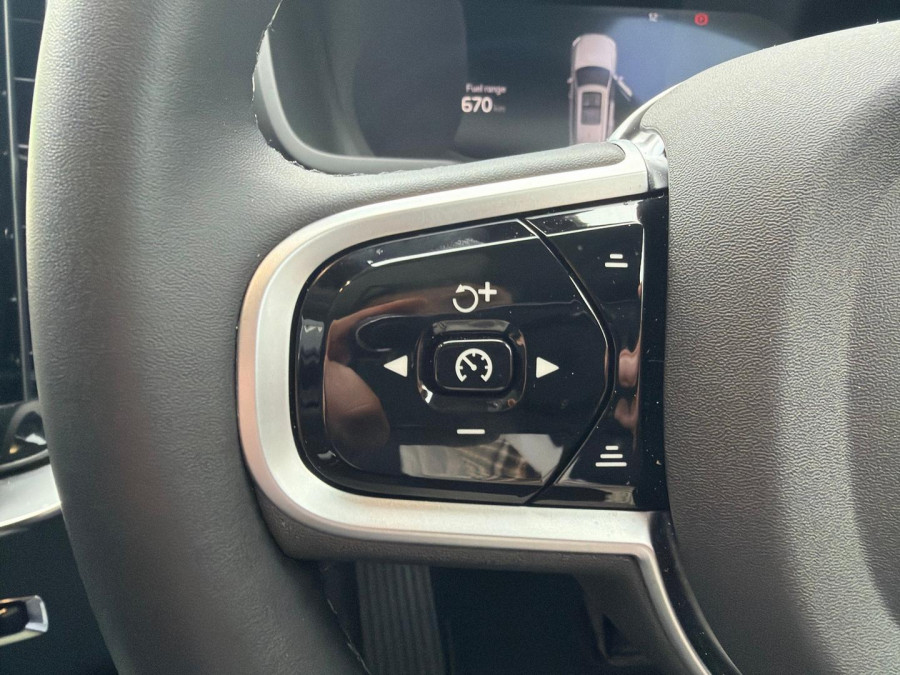 2025 MY26 Volvo XC90 L Series Ultra B5 Dark SUV Image 15