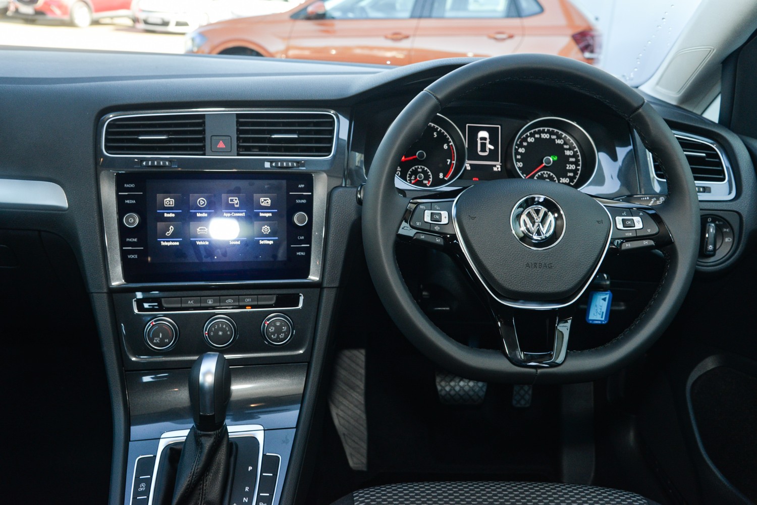 2020 Volkswagen Golf 7.5 110TSI Trendline Hatch Image 7