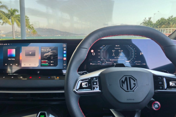 2025 MG MG7  Essence Sedan Image 4