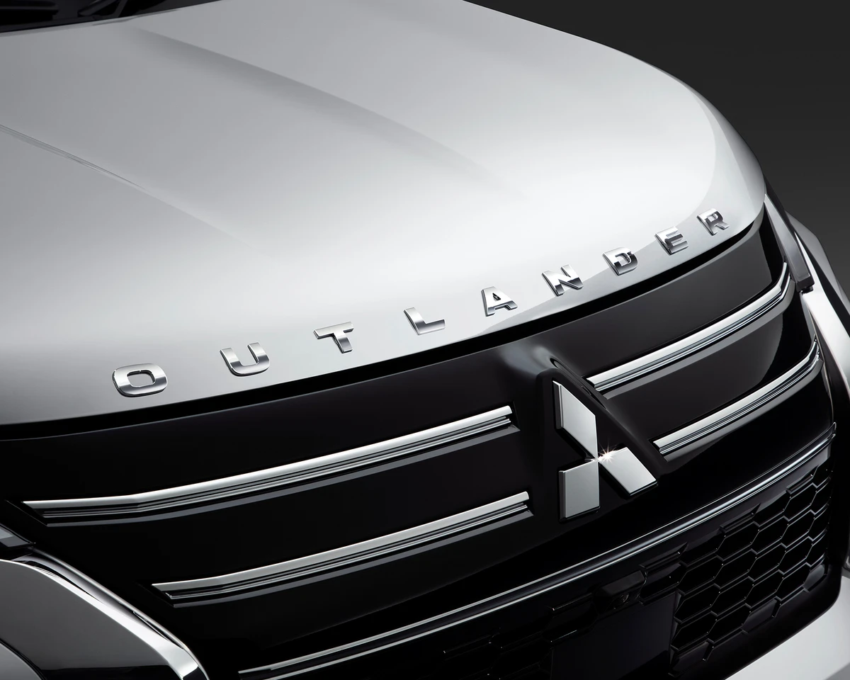 Bonnet Emblem, Chrome