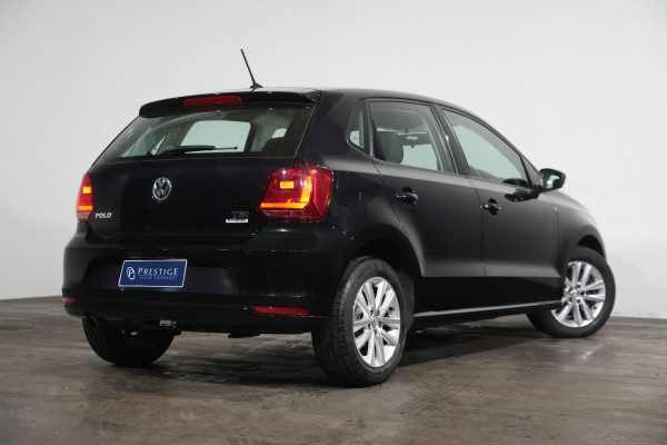2014 Volkswagen Polo 81TSI Comfortline Hatch image 7