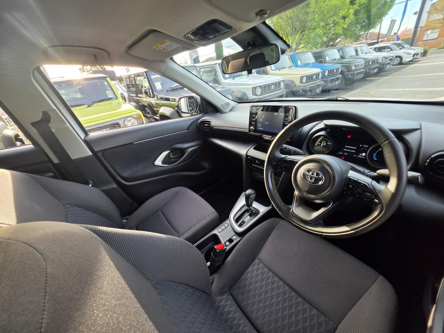 2023 Toyota Yaris Cross MXPB10R GX SUV Image 14