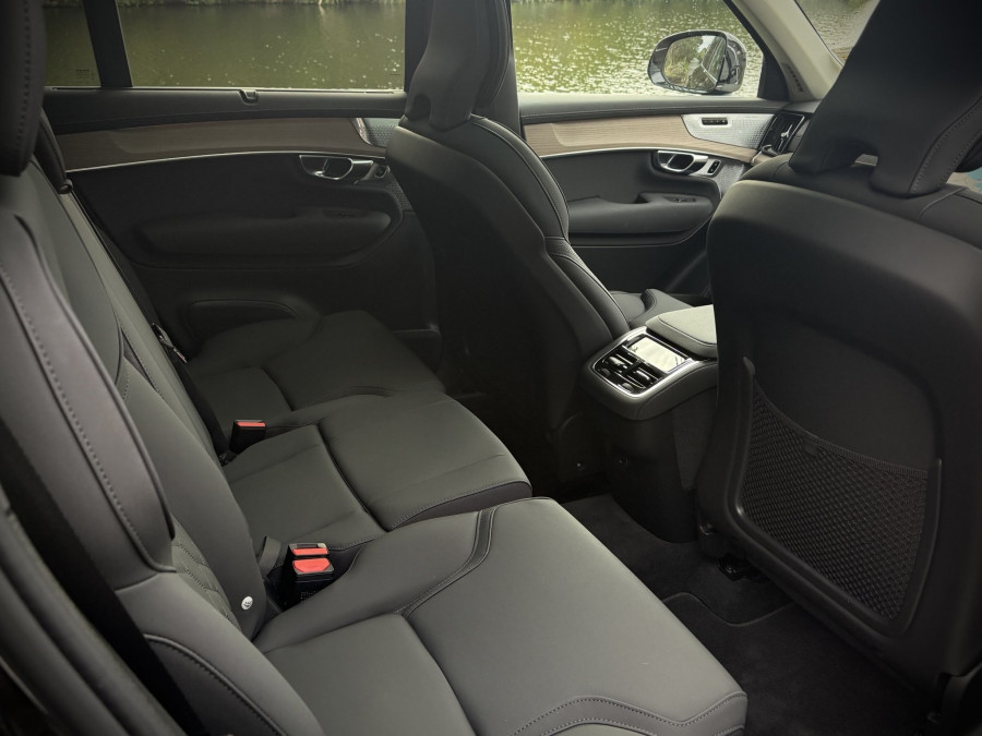 2026 Volvo XC90 L Series Ultra B5 Bright SUV Image 11