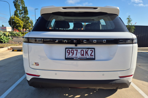 2026 Jaecoo J5  Summit SUV Image 5