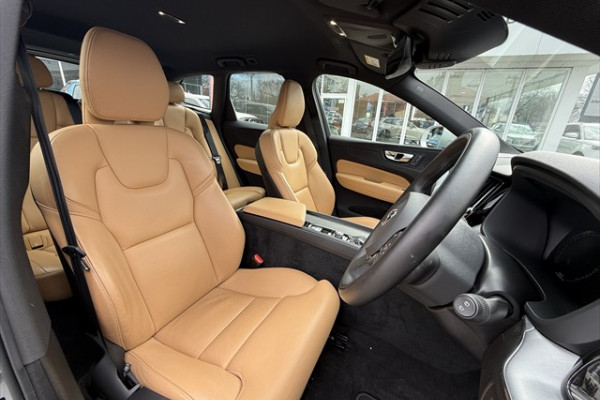 2020 Volvo XC60 UZ T5 Momentum SUV Image 10