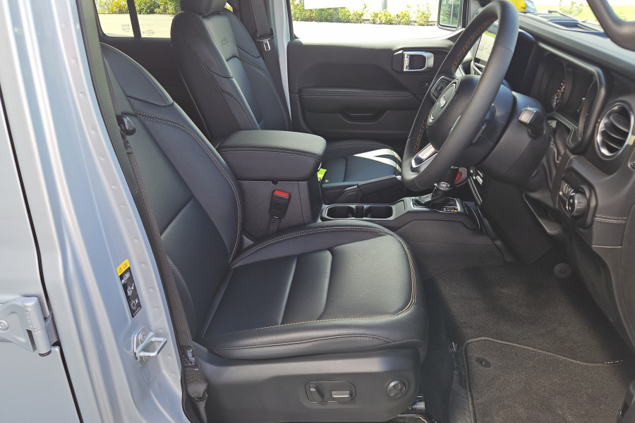 2023 Jeep Wrangler SUV Image 13
