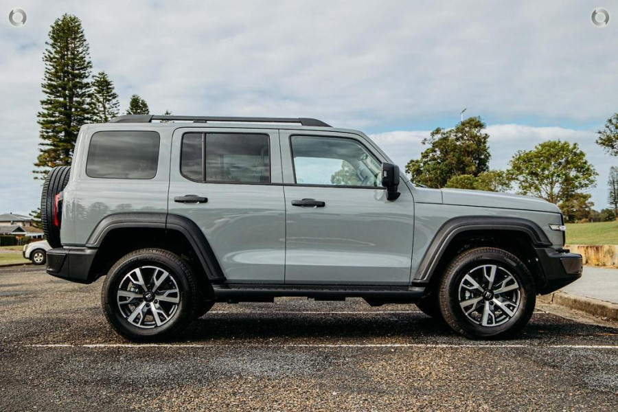 2025 GWM Tank 300 P01 Ultra SUV Image 8