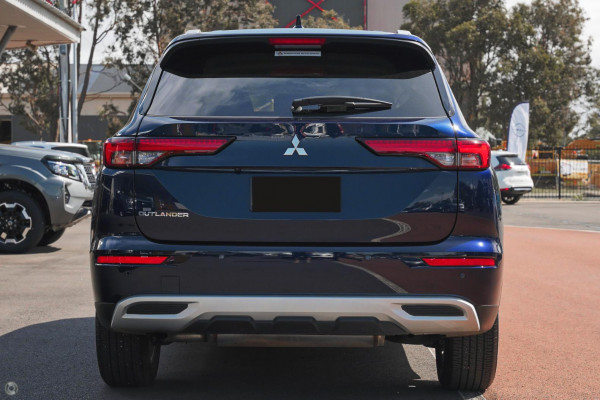 2024 Mitsubishi Outlander ZM LS SUV