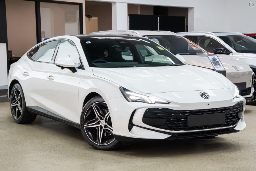 2025 MG MG7  Essence Sedan Image 1
