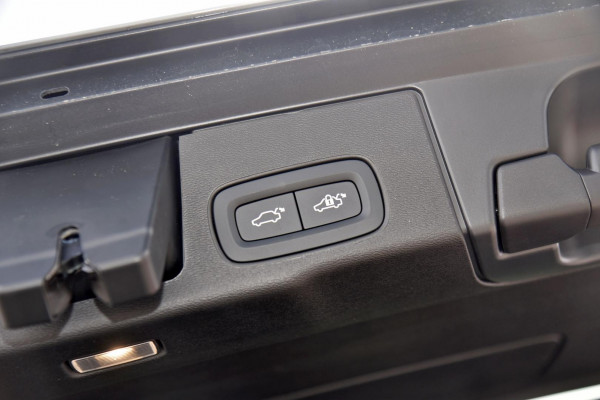 2025 Volvo XC60 UZ Plus T8 Plug-in Hybrid SUV Image 21