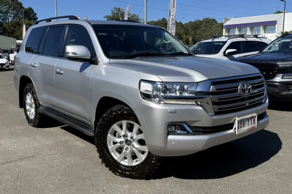 2019 Toyota LandCruiser VDJ200R VX SUV Image 1