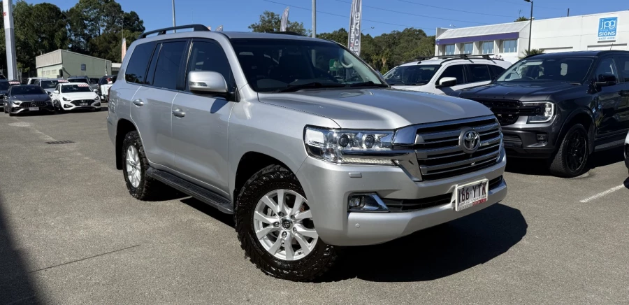 2019 Toyota LandCruiser VDJ200R VX SUV Image 1