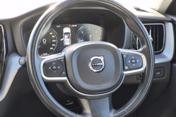 2020 MY21 Volvo XC60 UZ D4 Momentum SUV Image 11