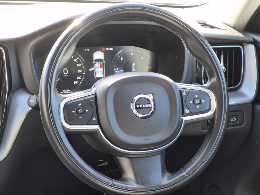 2020 MY21 Volvo XC60 UZ D4 Momentum SUV Image 11
