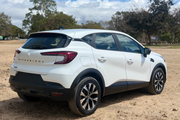 2025 Mitsubishi ASX XE LS SUV Image 6