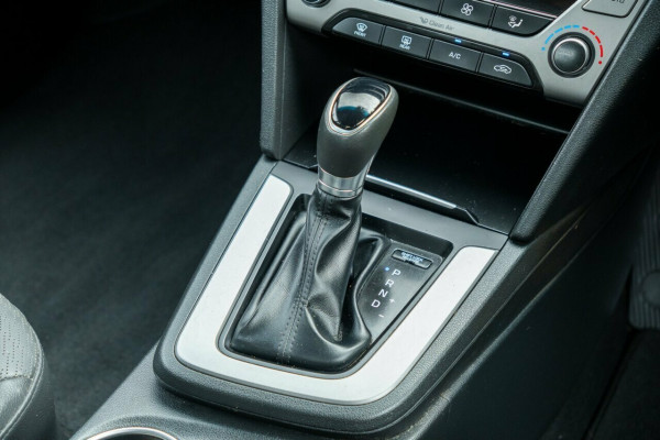 2018 Hyundai Elantra AD Trophy Sedan Image 12