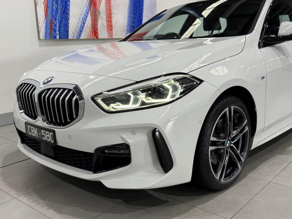 2022 BMW 1 Series F40 118i M Sport Hatch image 3
