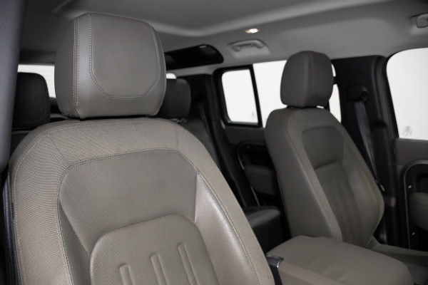 2020 Land Rover Defender L663 110 P400 S SUV Image 4