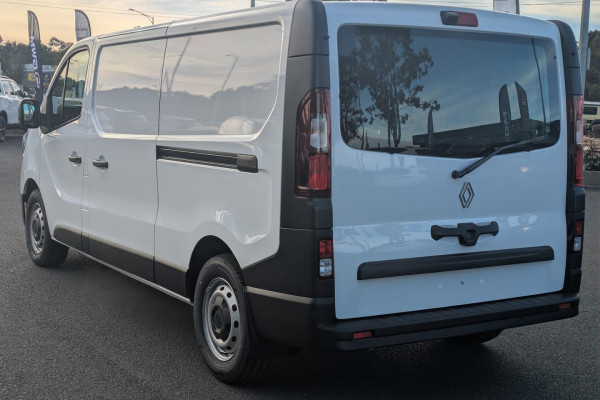 2026 Renault Trafic X82 Pro Van Image 2