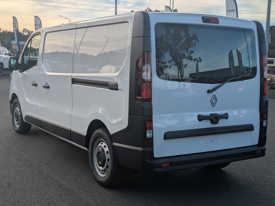 2026 Renault Trafic X82 Pro Van Image 2