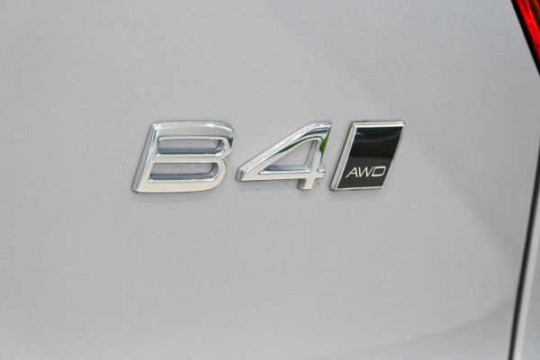 2026 Volvo XC40 XZ Ultra B4 Bright SUV Image 11