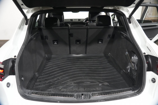 2017 Porsche Macan S SUV Image 24
